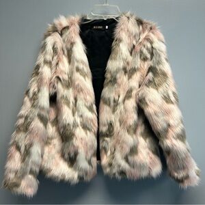 Aixirui Faux Fur Coat in Pink and Gray